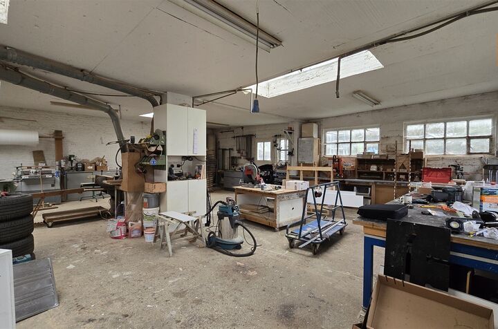 Warehouse for rent in Wezembeek-Oppem